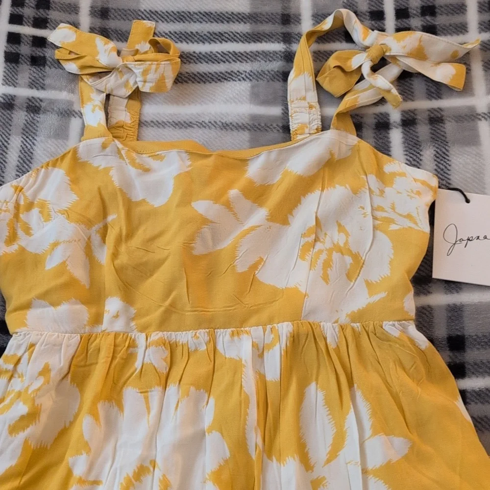 Yellow and White Floral Sundress with Tie Straps - Picture 14 of 15